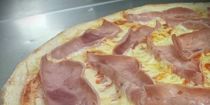 Až 2 pizzy podle výběru z 9 druhů na odnos s sebou nebo rozvoz
