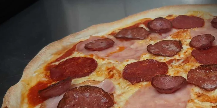 Až 2 pizzy podle výběru z 9 druhů na odnos s sebou nebo rozvoz