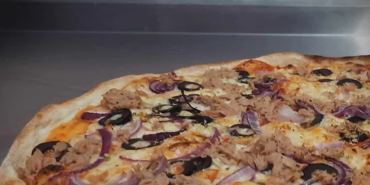 Až 2 pizzy podle výběru z 9 druhů na odnos s sebou nebo rozvoz