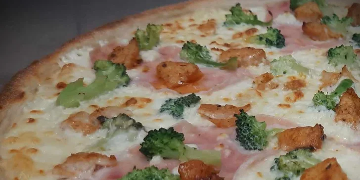 Až 2 pizzy podle výběru z 9 druhů na odnos s sebou nebo rozvoz