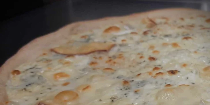 Až 2 pizzy podle výběru z 9 druhů na odnos s sebou nebo rozvoz