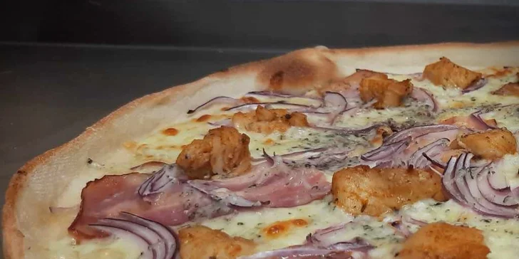 Až 2 pizzy podle výběru z 9 druhů na odnos s sebou nebo rozvoz