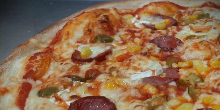 Až 2 pizzy podle výběru z 9 druhů na odnos s sebou nebo rozvoz