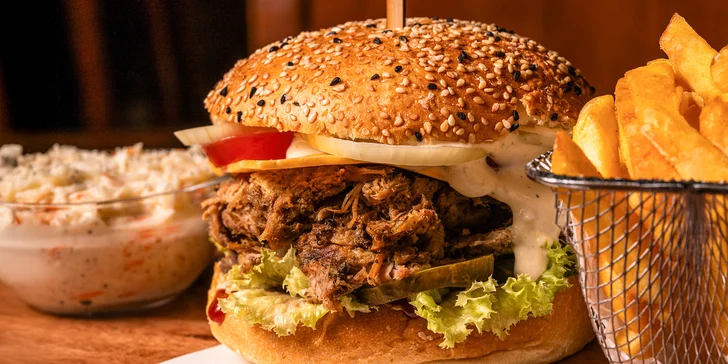 Čtyřchodové velikonoční menu pro 1 i 2 osoby: tlačenka, burger i palačinka