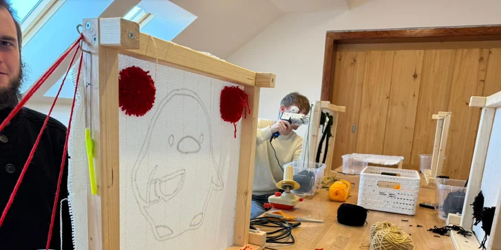 Rugmaking: zážitkový kurz tkaní vlastního koberečku, pro začátečníky i pokročilé