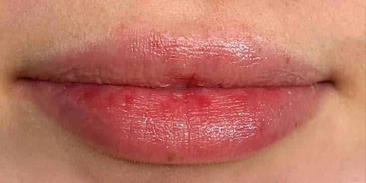 Perfektně nalíčená každý den: permanentní make-up očních linek, rtů i obočí