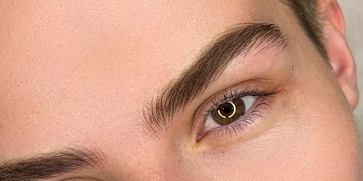 Permanentní make-up: pudrové obočí nebo horní linka i zesvětlení či odstranění