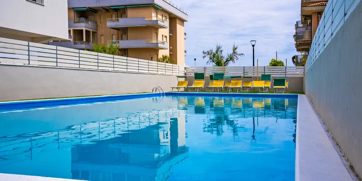 Italské prázdniny v letovisku Lido di Savio: 3* hotel 70 metrů od pláže, plná penze