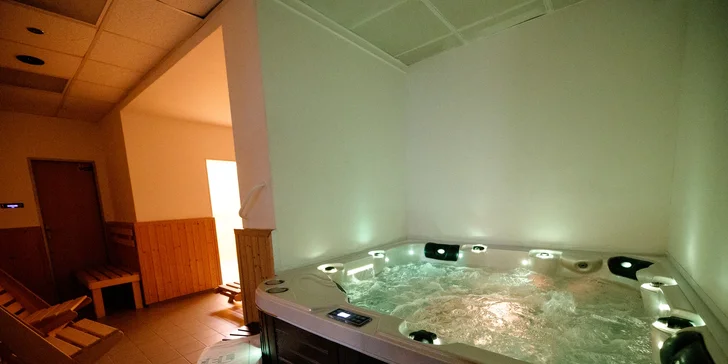 Privátní wellness pro dva v centru Kutné Hory: relax ve vířivce nebo i v sauně