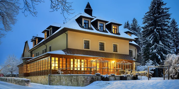 4* hotel v klidné části Mariánských Lázní: snídaně či polopenze, wellness i procedury