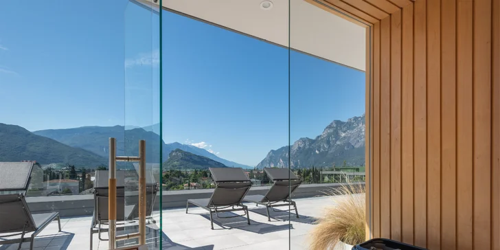 Dovolená v Itálii: hotel kousek od Lago di Garda, střešní wellness i snídaně