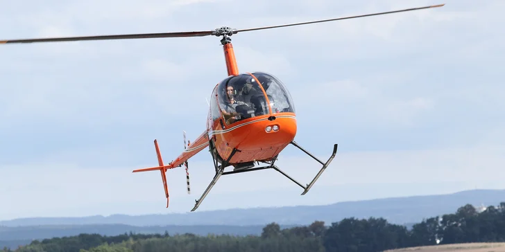 Let vrtulníkem R22 se zkouškou pilotáže v délce 24–60 min. pro 1 osobu