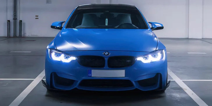 Zapůjčení žihadla BMW M4 Competition 600HP ve dnech pondělí–čtvrtek: 1, 3 nebo 5 hod.
