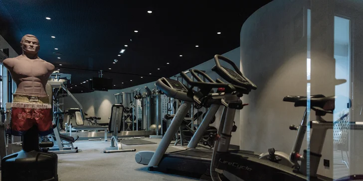 Krásný hotel ve Schladmingu: wellness a střešní bazén, polopenze plus a sommercard s lanovkami zdarma