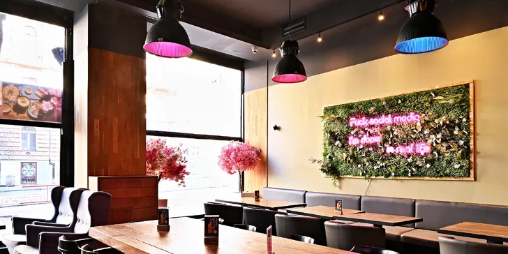 Limonády, koktejly a poke bowl s shishou či asijské menu pro dva na Vinohradech