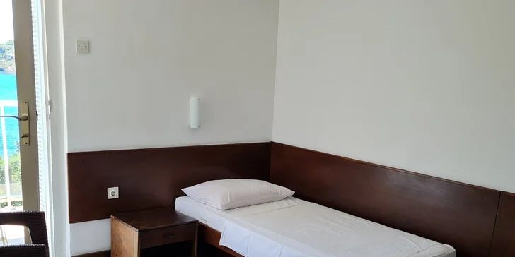 Chorvatská dovolená na ostrově Krk: polopenze, hotel 50 m od moře, sportovní aktivity