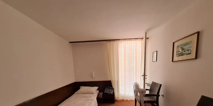Chorvatská dovolená na ostrově Krk: polopenze, hotel 50 m od moře, sportovní aktivity