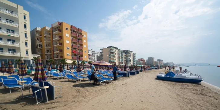 Albánie letecky: 4* apartmán přímo u pláže, letovisko Drač, fakultativní výlety