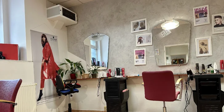 Dámský střih včetně regenerace a stylingu s možností barvení v Nuslích
