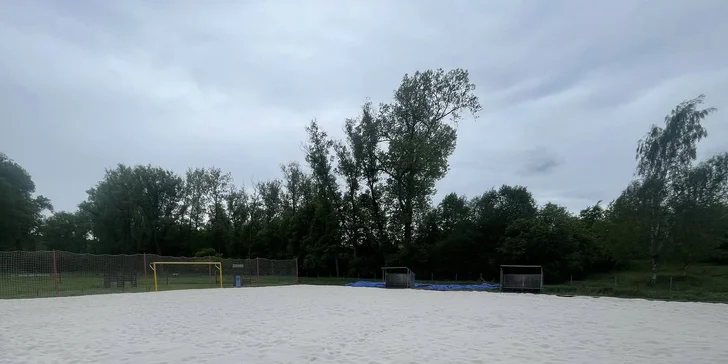 Vstup na SoccerGolf pro děti i dospělé nebo pronájem hřiště na plážový fotbal