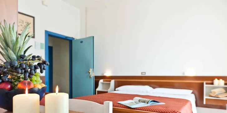 Letní dovolená v Itálii: hotel u pláže, bazén a plná penze s nápoji