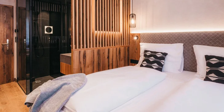 Krásný hotel ve Schladmingu: wellness a střešní bazén, polopenze plus a sommercard s lanovkami zdarma