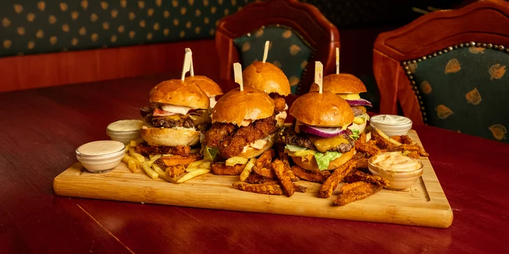 Speciální nabídka pro dva: 6 miniburgerů, dvoje hranolky a domácí dipy
