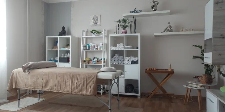 Masáž dle výběru: reiki, maderoterapie, ruční lymfatická, relaxační masáž a lifting obličeje