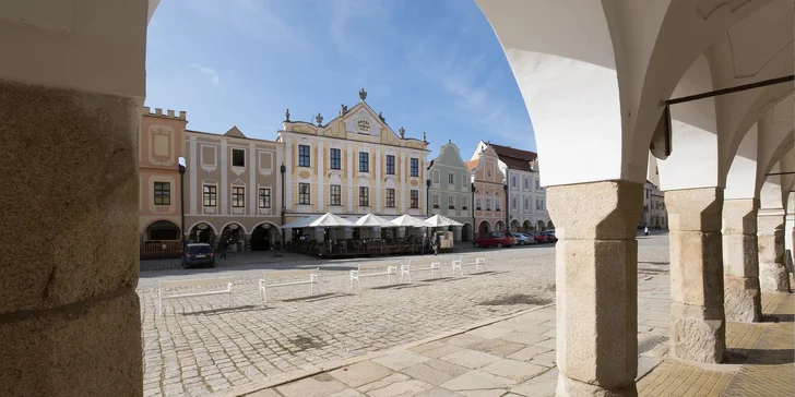 Pobyt v Telči v hotelu na náměstí: všední dny i víkendy, polopenze, víno i káva