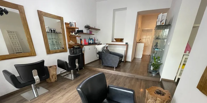 Kadeřnická péče pro všechny délky vlasů: dámský střih, melír i čištění Malibu C
