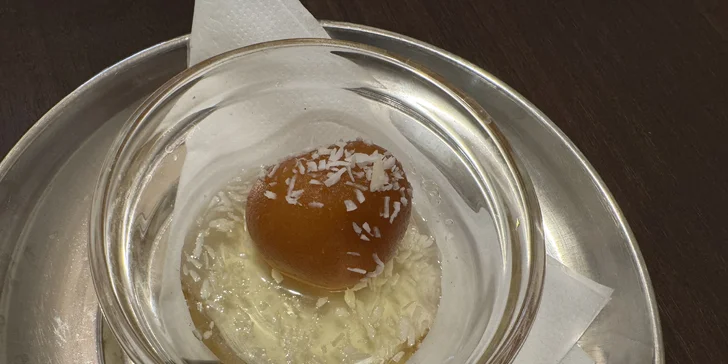 Indicko-nepálské menu pro 2-4 osoby: předkrm, kuřecí či vege speciality a dezert