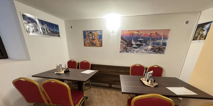 Indicko-nepálské menu pro 2-4 osoby: předkrm, kuřecí či vege speciality a dezert