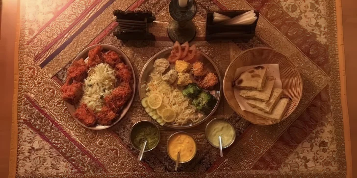 Masové či vegetariánské indické menu pro dva: korma, palak paneer i masala