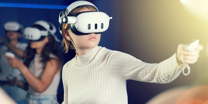 Zapůjčení virtuální reality domů na 1-7 dnů: filmy, aplikace i zábavné hry