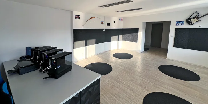 60 minut ve virtuální realitě: vstup pro 1 až 4 osoby, výběr ze 14 her