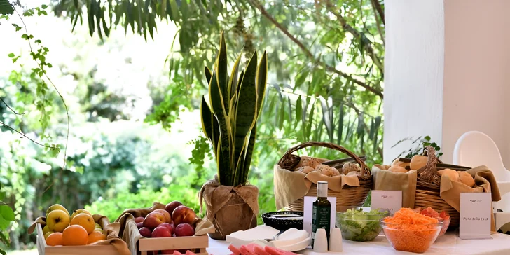 Sardinie: hotel v romantickém zálivu Cala Moresca, bazény, polopenze i možnost spa