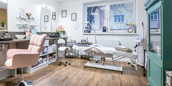 Mikrojehličková mezoterapie: liftingové, antiage nebo depigmentační ošetření