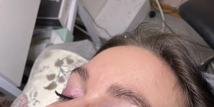 Laminace obočí i lash lifting vč. barvení a výživy či balíček obou metod