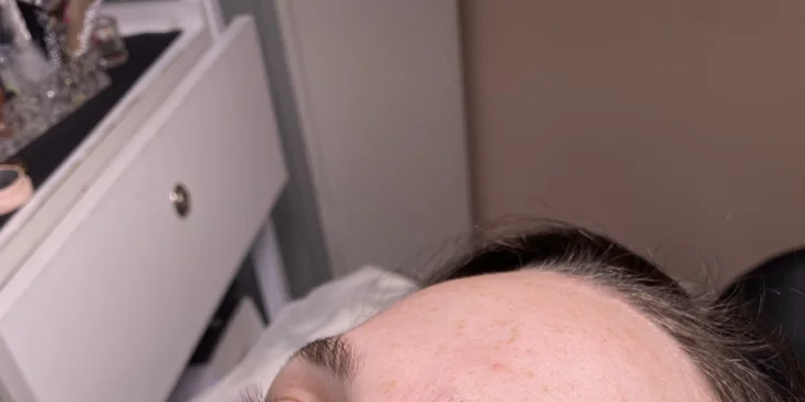 Laminace obočí i lash lifting vč. barvení a výživy či balíček obou metod