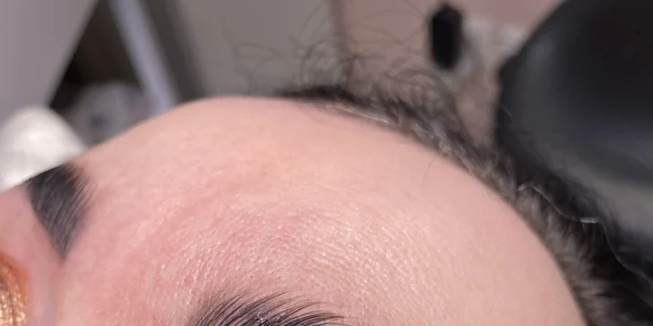 Laminace obočí i lash lifting vč. barvení a výživy či balíček obou metod