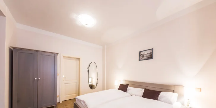Ubytování jen pár kroků od krumlovského zámku: na výběr apartmán i pokoj s terasou