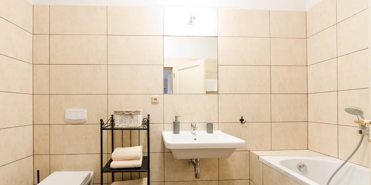 Ubytování jen pár kroků od krumlovského zámku: na výběr apartmán i pokoj s terasou