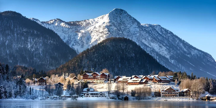 Pobyt v rakouských Alpách: hotelové pokoje i apartmány u jezera Grundlsee, wellness a snídaně