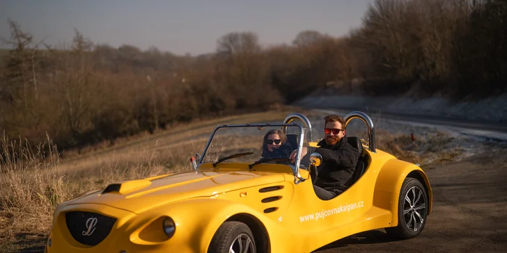 Pohodová vyjížďka: zapůjčení dvoumístného kabrioletu Roadster Kaipan 14 na 2 hod. i víkend