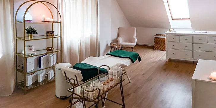 Pro plnější rty: aplikace 1 ml kyseliny hyaluronové pomocí hyaluron pen
