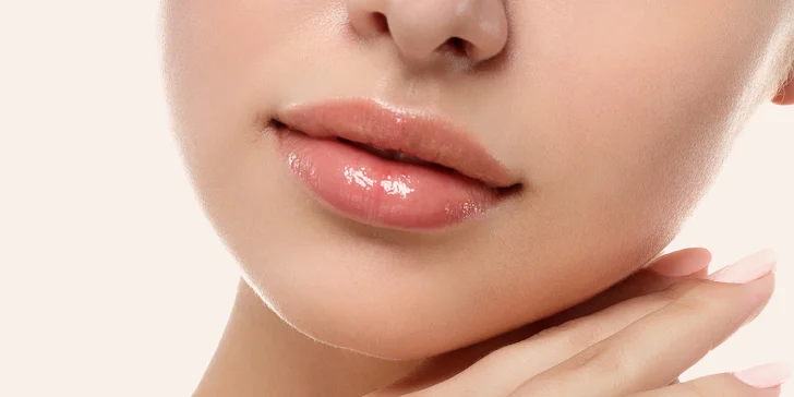 Pro plnější rty: aplikace 1 ml kyseliny hyaluronové pomocí hyaluron pen