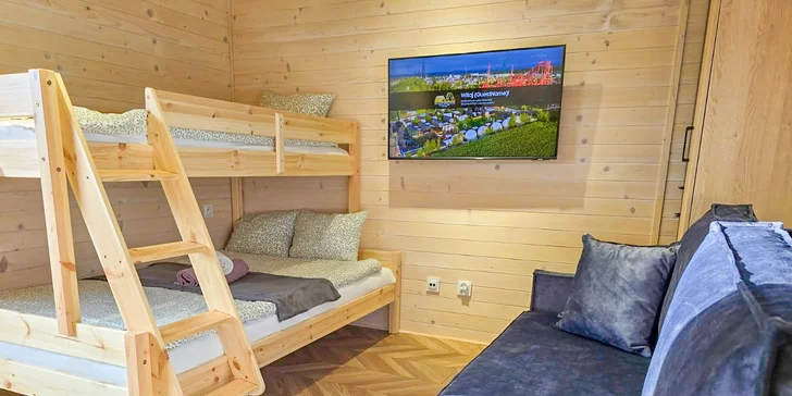 Rodinný resort u zábavního parku Energylandia: domky či kupole s terasou i vířivkou, bazény a snídaně