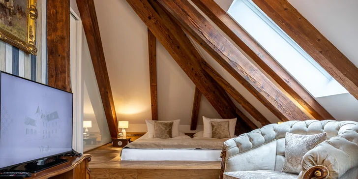 Zámecký hotel 15 km od Bratislavy: krásné apartmány, jídlo, pivní koupel i degustace vín s prohlídkou