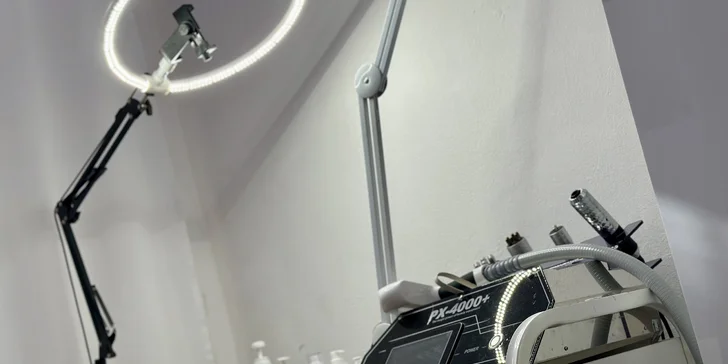 Permanentní make-up: oční linky, obočí pudrovou metodou i výplň rtů