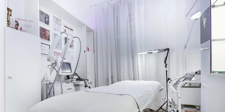 Permanentní make-up: oční linky, obočí pudrovou metodou i výplň rtů